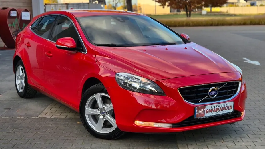 VOLVO V40 -