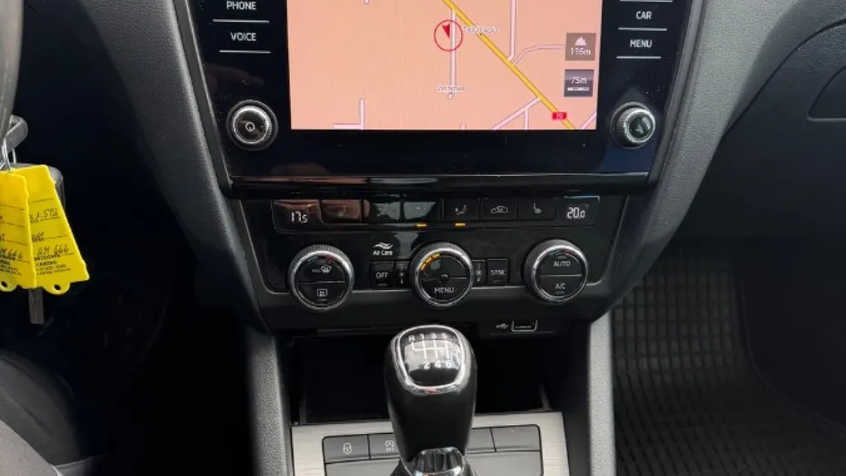 SKODA Octavia -