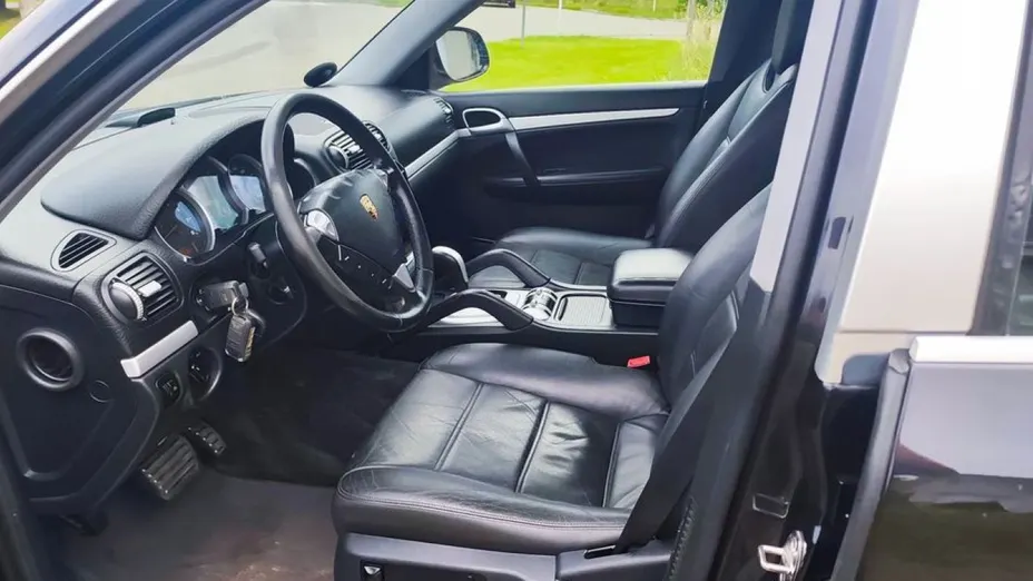 PORSCHE Cayenne -