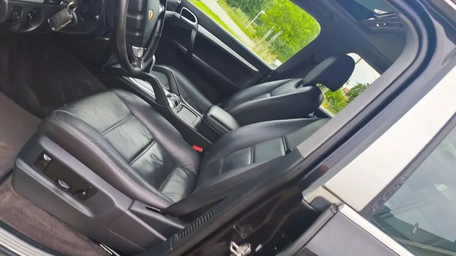 PORSCHE Cayenne -
