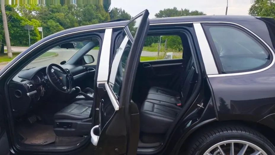 PORSCHE Cayenne -