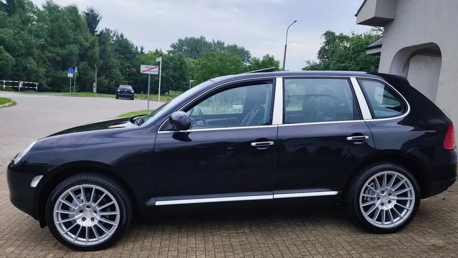 PORSCHE Cayenne -