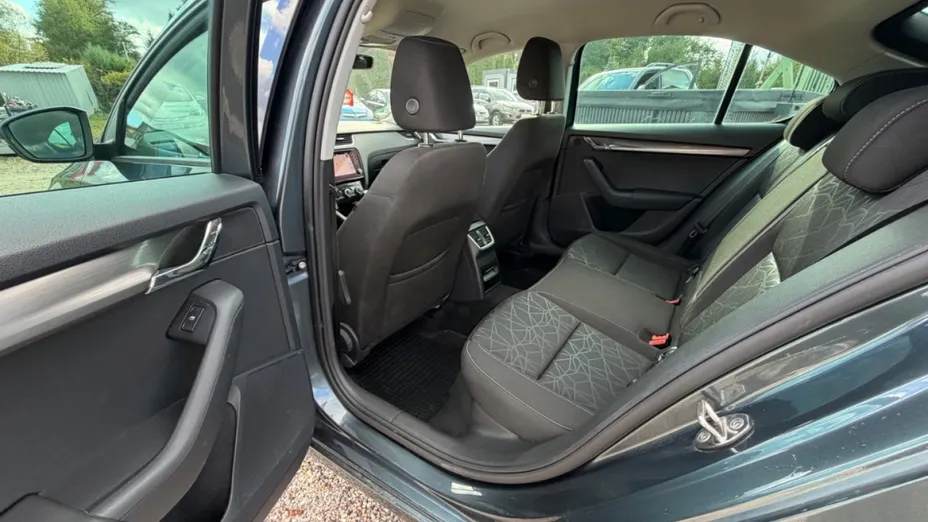 SKODA Octavia -