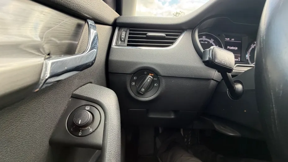 SKODA Octavia -