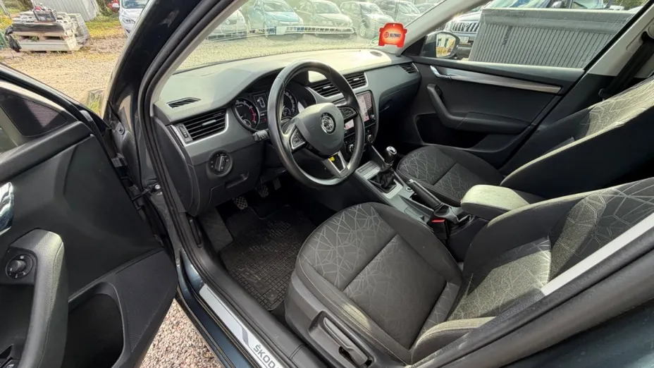 SKODA Octavia -