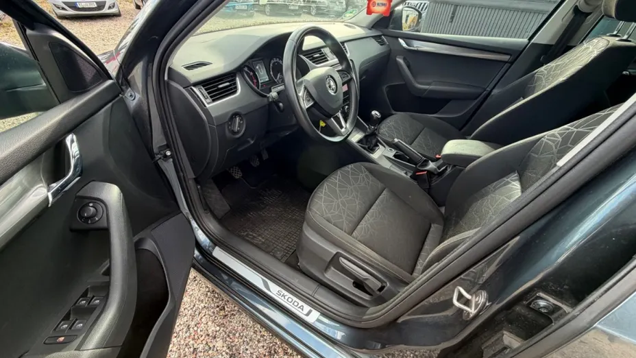 SKODA Octavia -