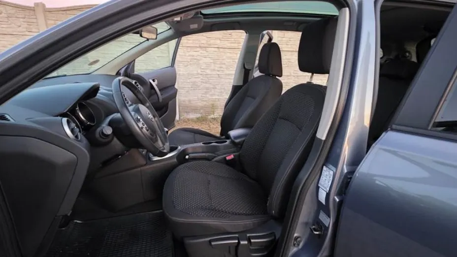 NISSAN Qashqai -