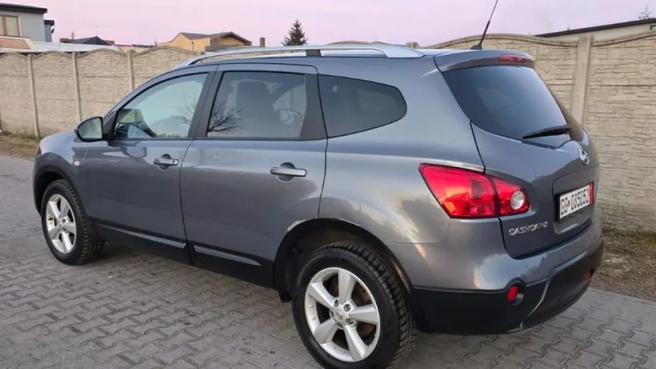 NISSAN Qashqai -