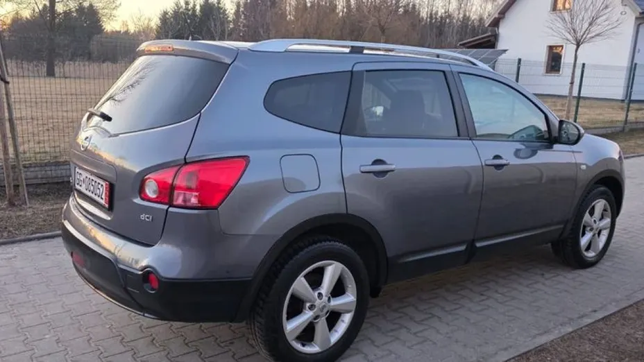NISSAN Qashqai -