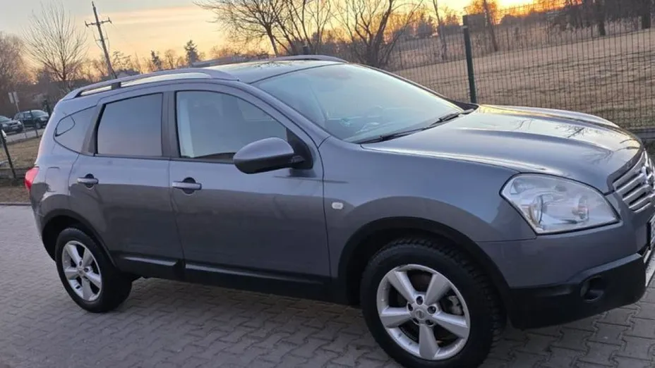 NISSAN Qashqai -