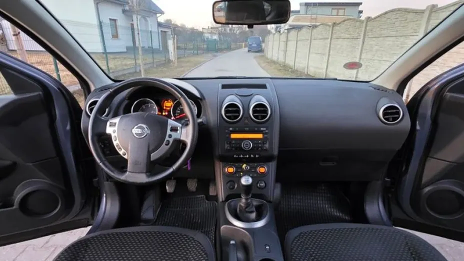 NISSAN Qashqai -