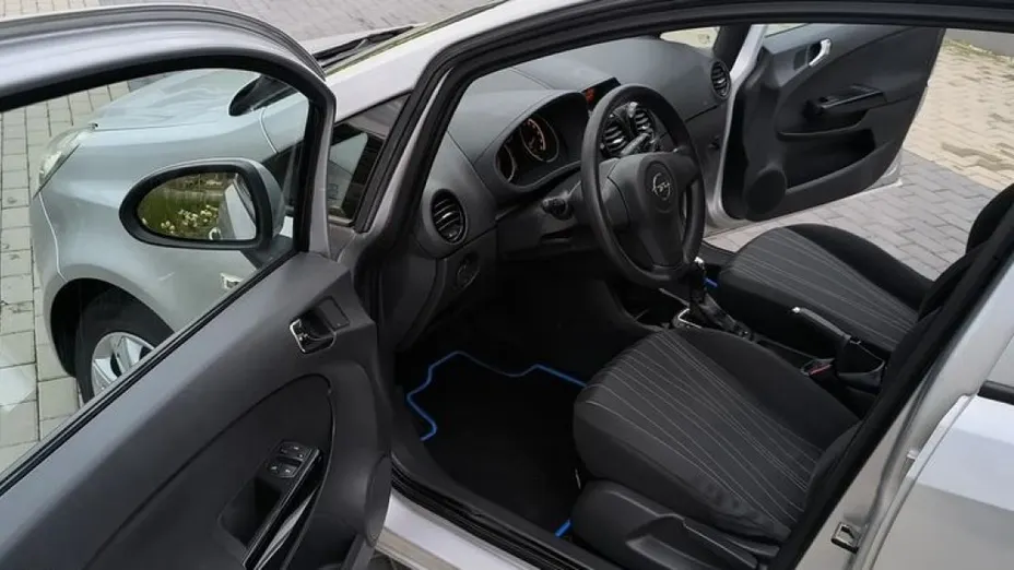 OPEL Corsa -