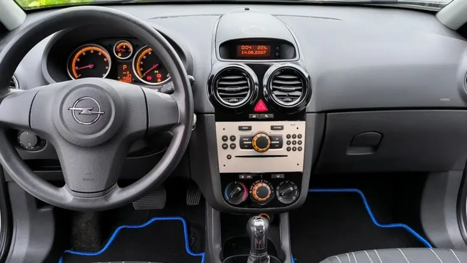 OPEL Corsa -
