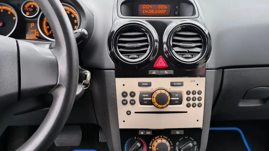 OPEL Corsa -