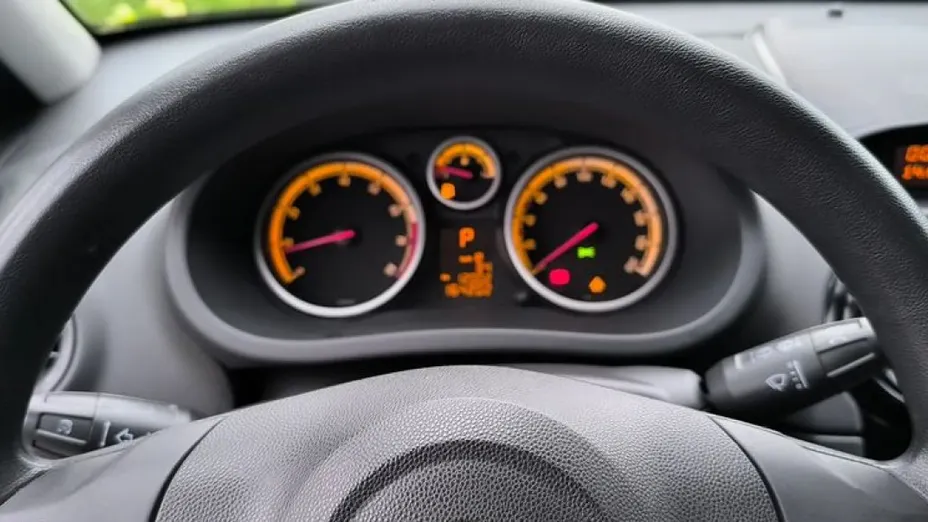OPEL Corsa -