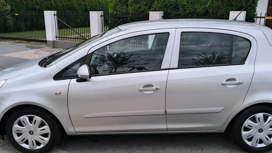 OPEL Corsa -