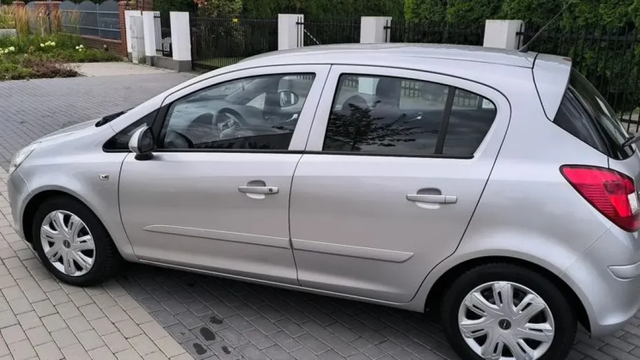 OPEL Corsa -