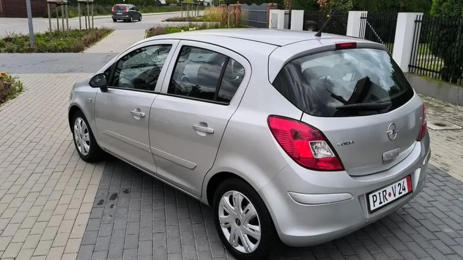 OPEL Corsa -