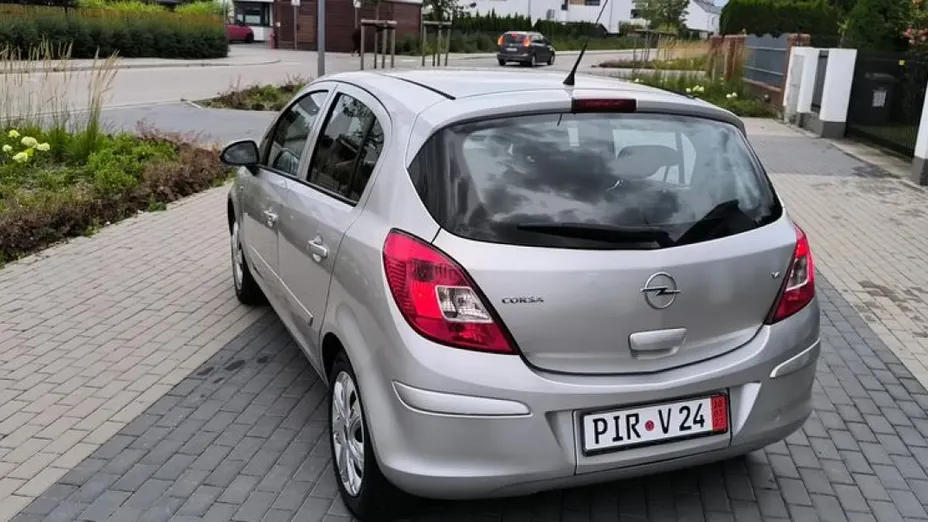OPEL Corsa -