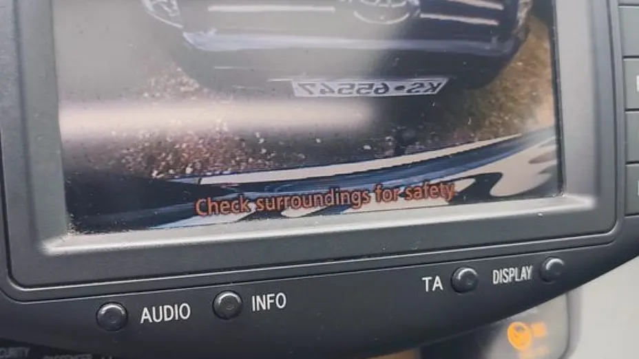 TOYOTA RAV4 -