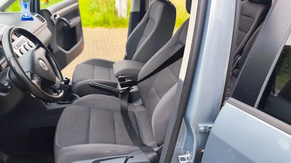 VOLKSWAGEN Touran -