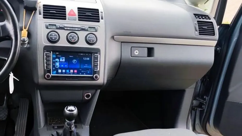 VOLKSWAGEN Touran -