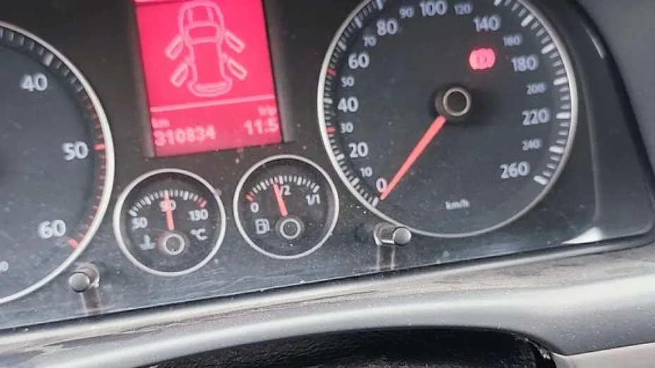 VOLKSWAGEN Touran -