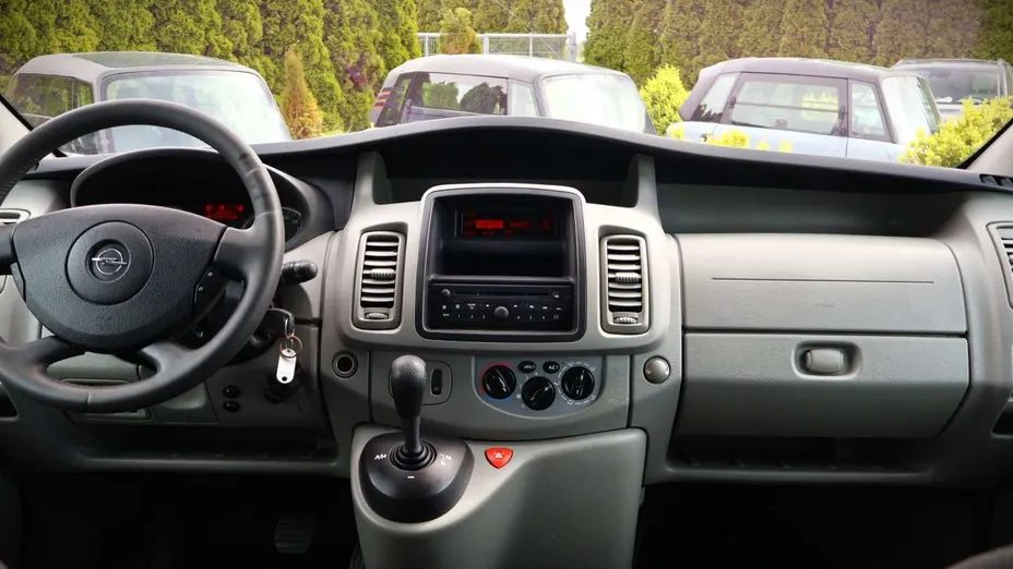 OPEL Vivaro -