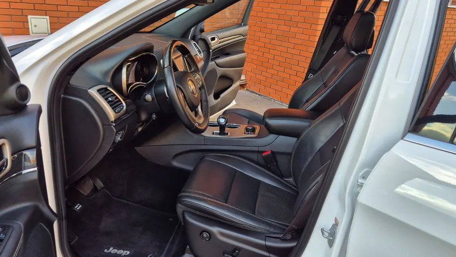 JEEP Grand Cherokee -
