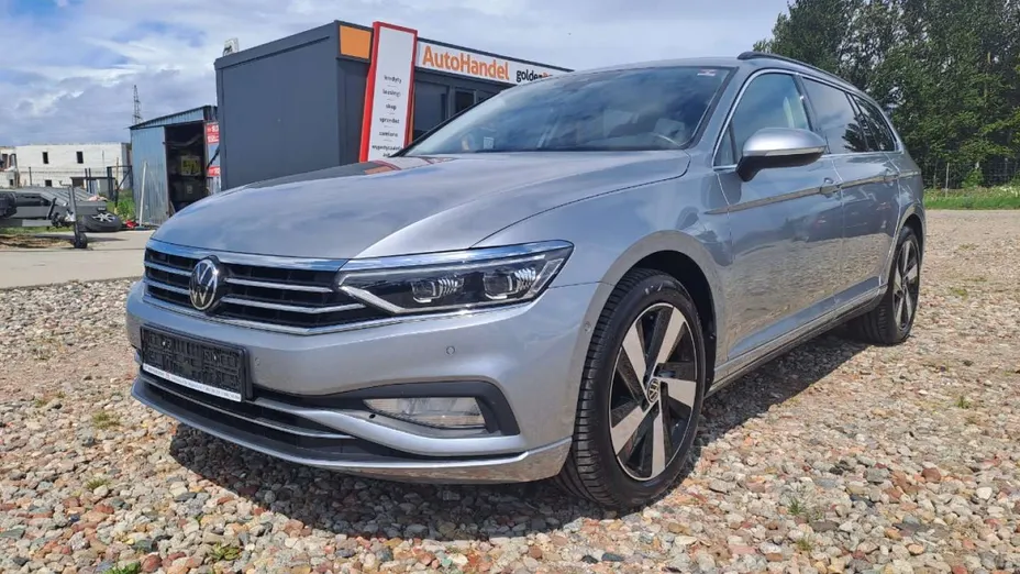 VOLKSWAGEN Passat -