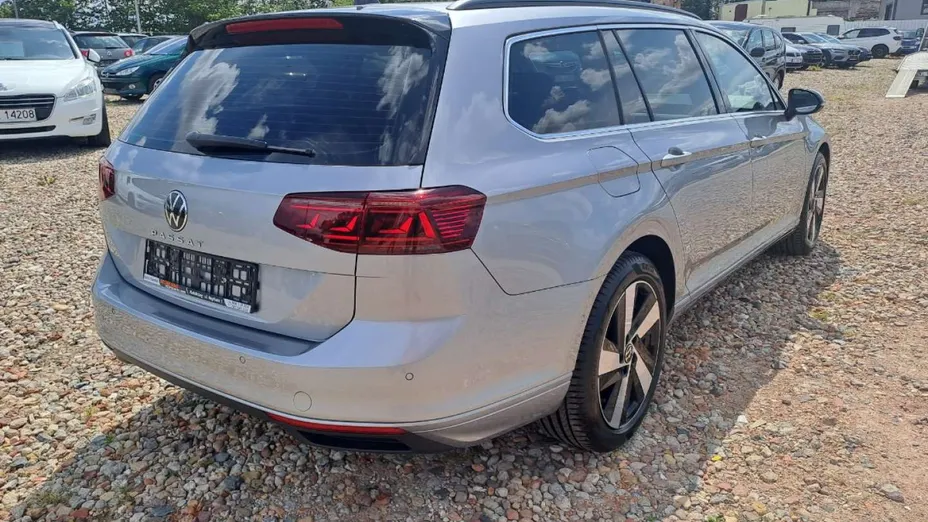 VOLKSWAGEN Passat -