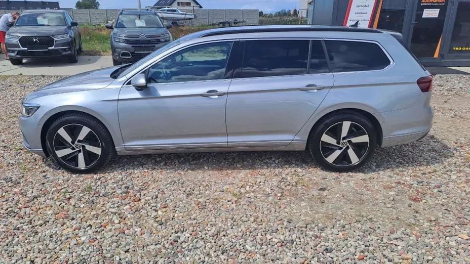 VOLKSWAGEN Passat -