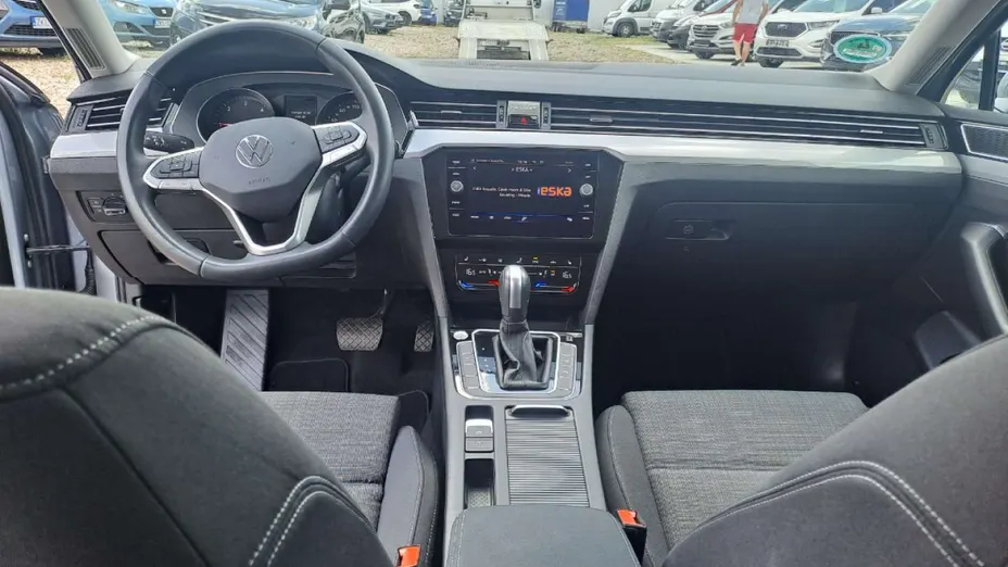 VOLKSWAGEN Passat -