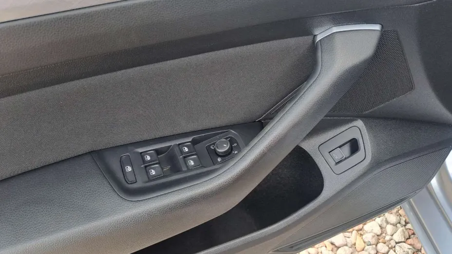 VOLKSWAGEN Passat -