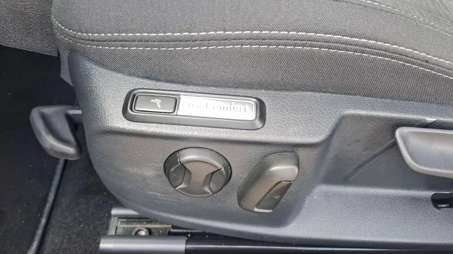 VOLKSWAGEN Passat -