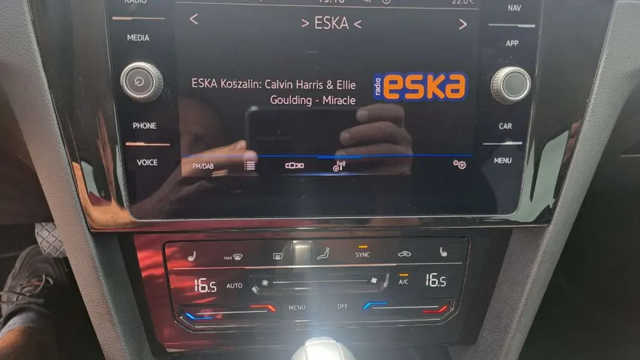 VOLKSWAGEN Passat -