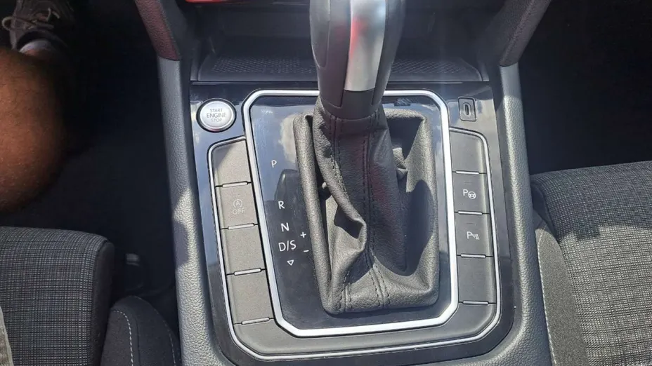 VOLKSWAGEN Passat -