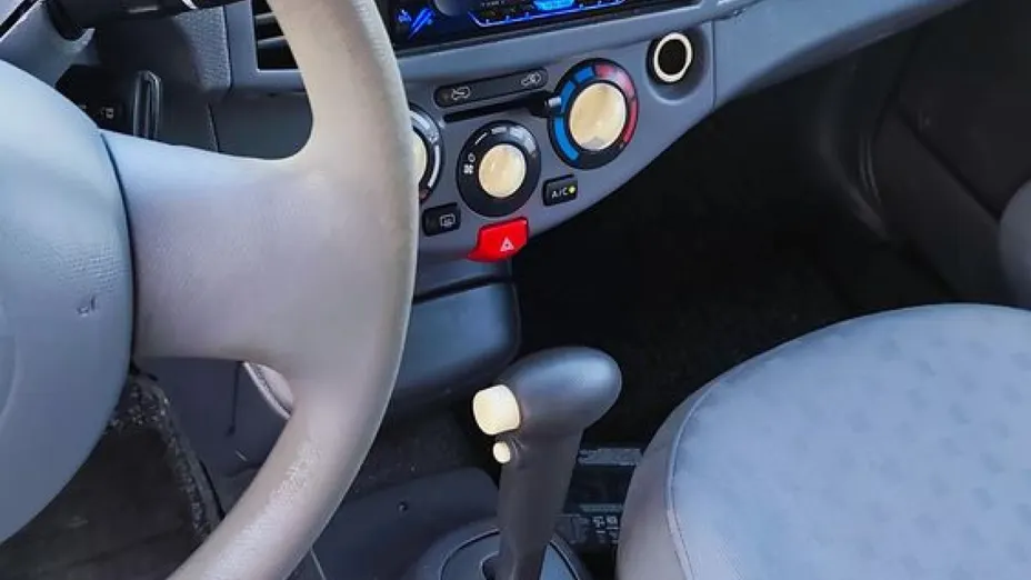 NISSAN Micra -