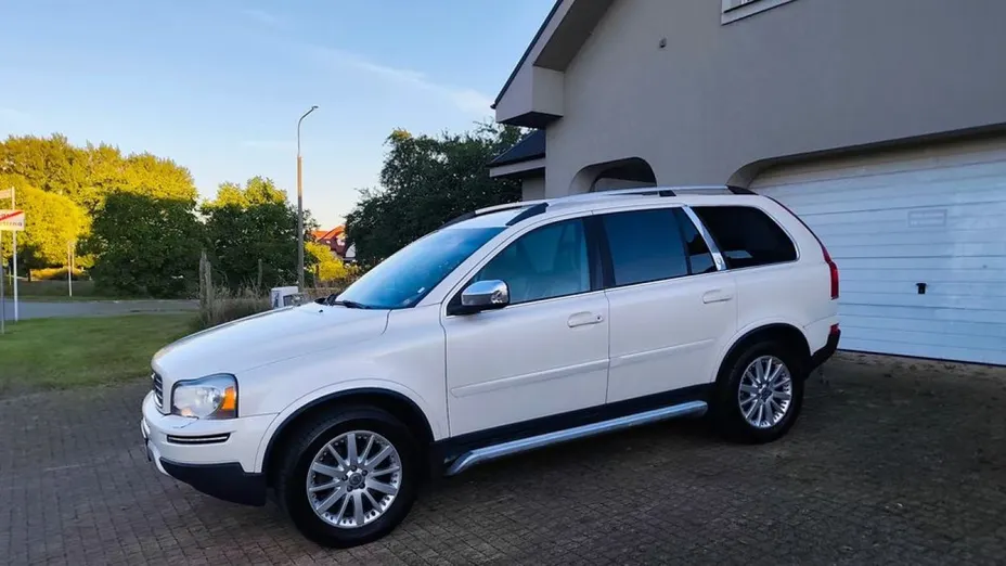 VOLVO XC90 -