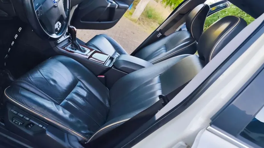 VOLVO XC90 -
