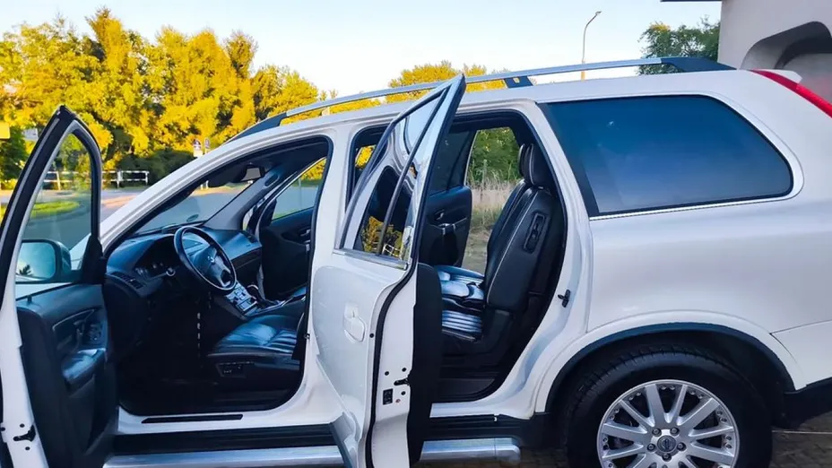 VOLVO XC90 -
