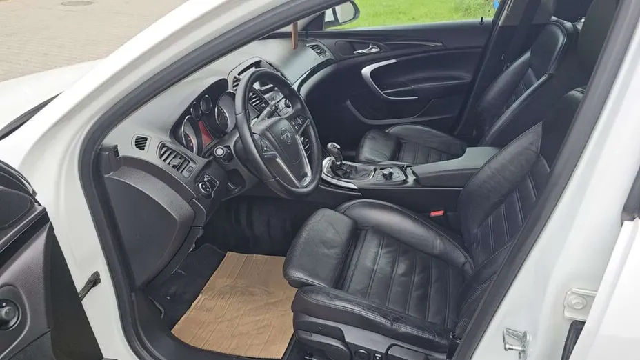 OPEL Insignia -
