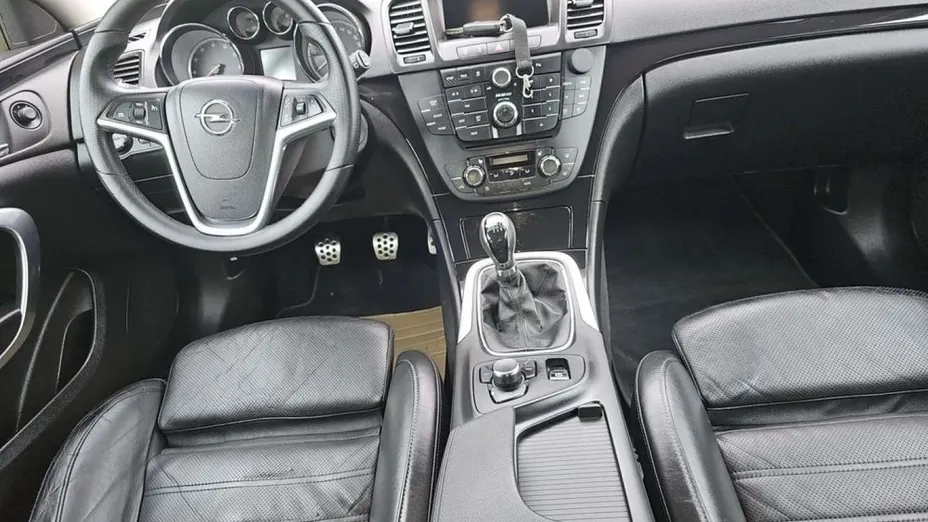 OPEL Insignia -