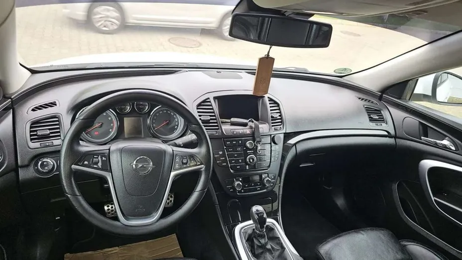OPEL Insignia -