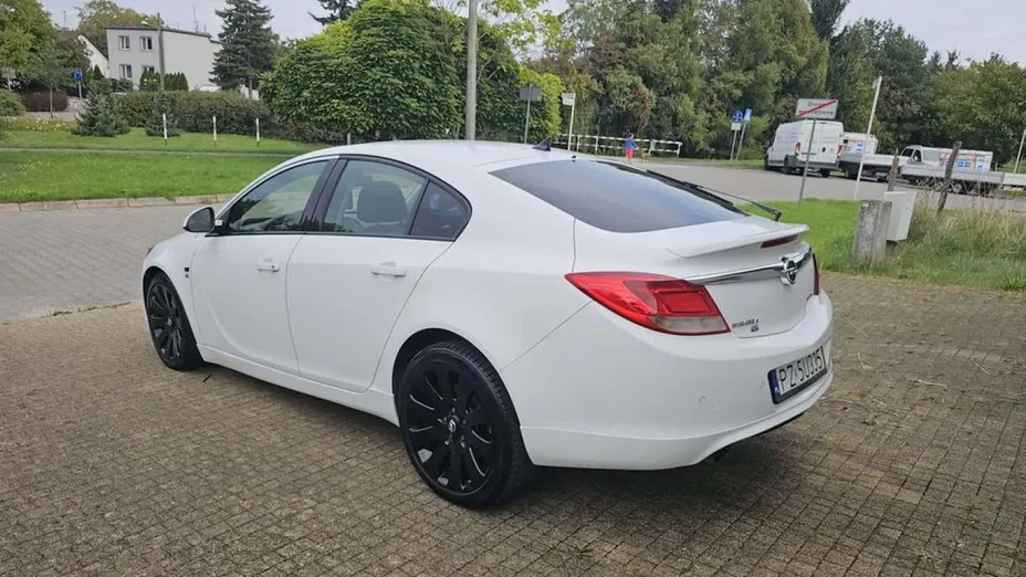 OPEL Insignia -