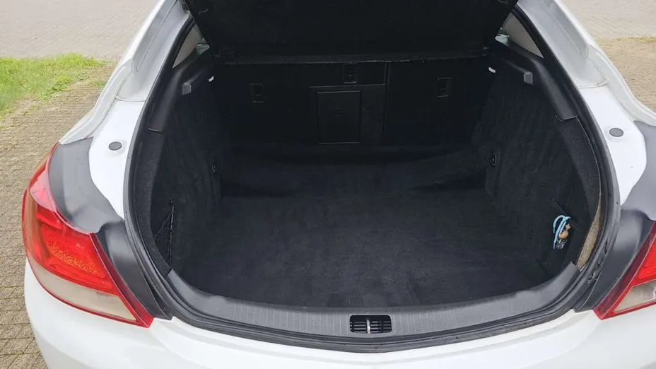 OPEL Insignia -