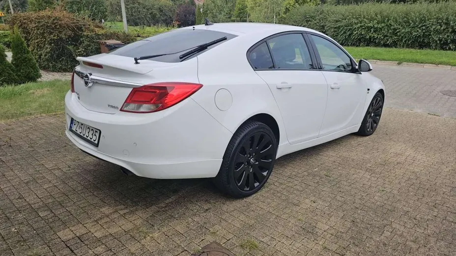 OPEL Insignia -