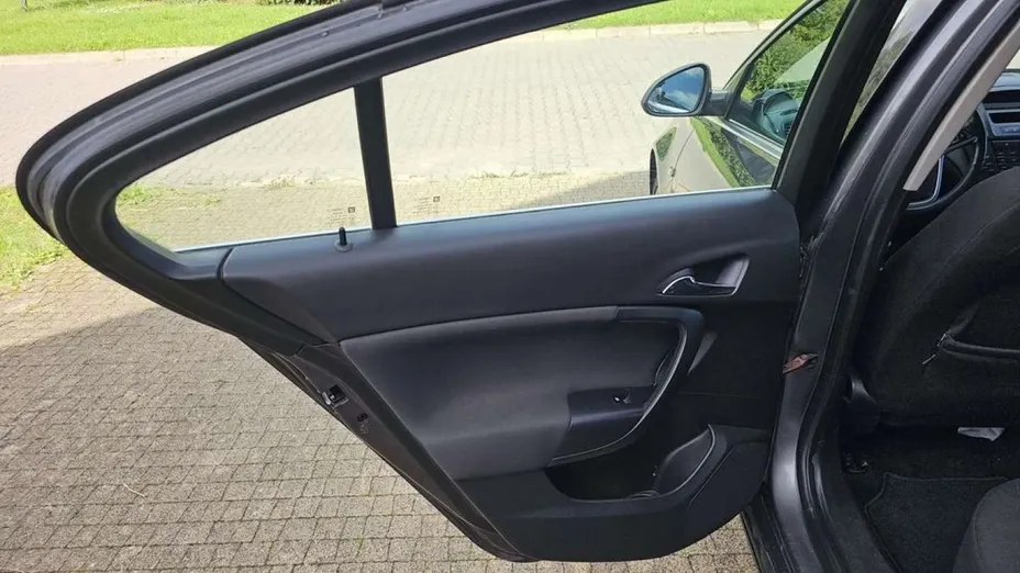 OPEL Insignia -