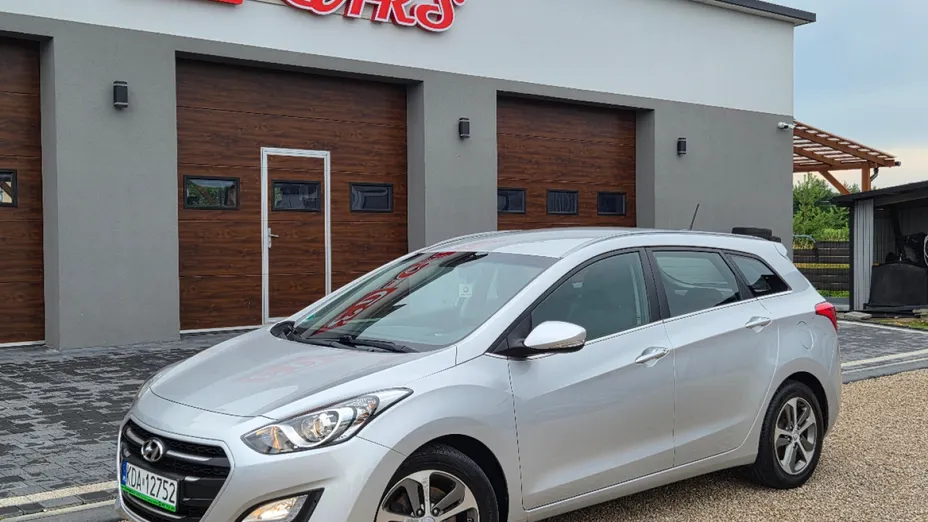 HYUNDAI i30 -