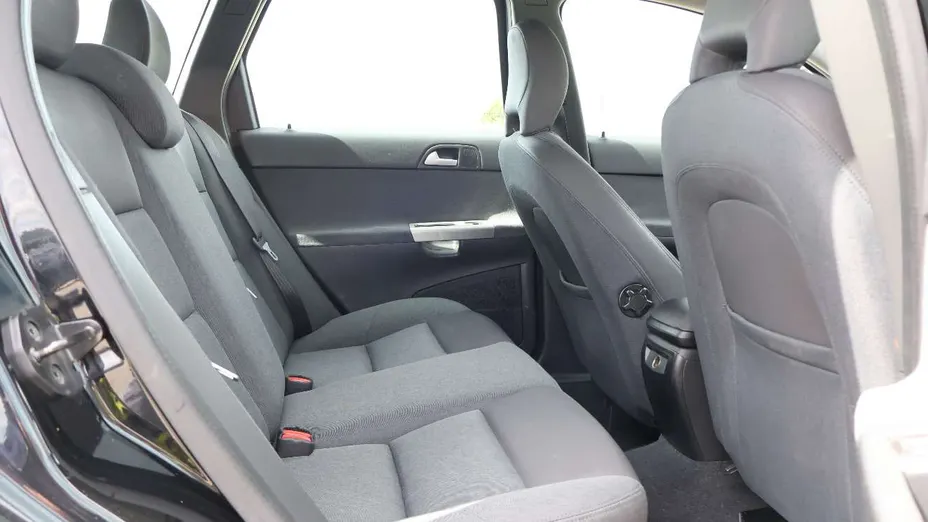 VOLVO V50 -